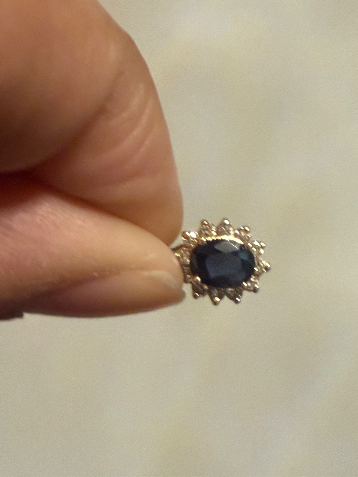 sapphire diamond pendant