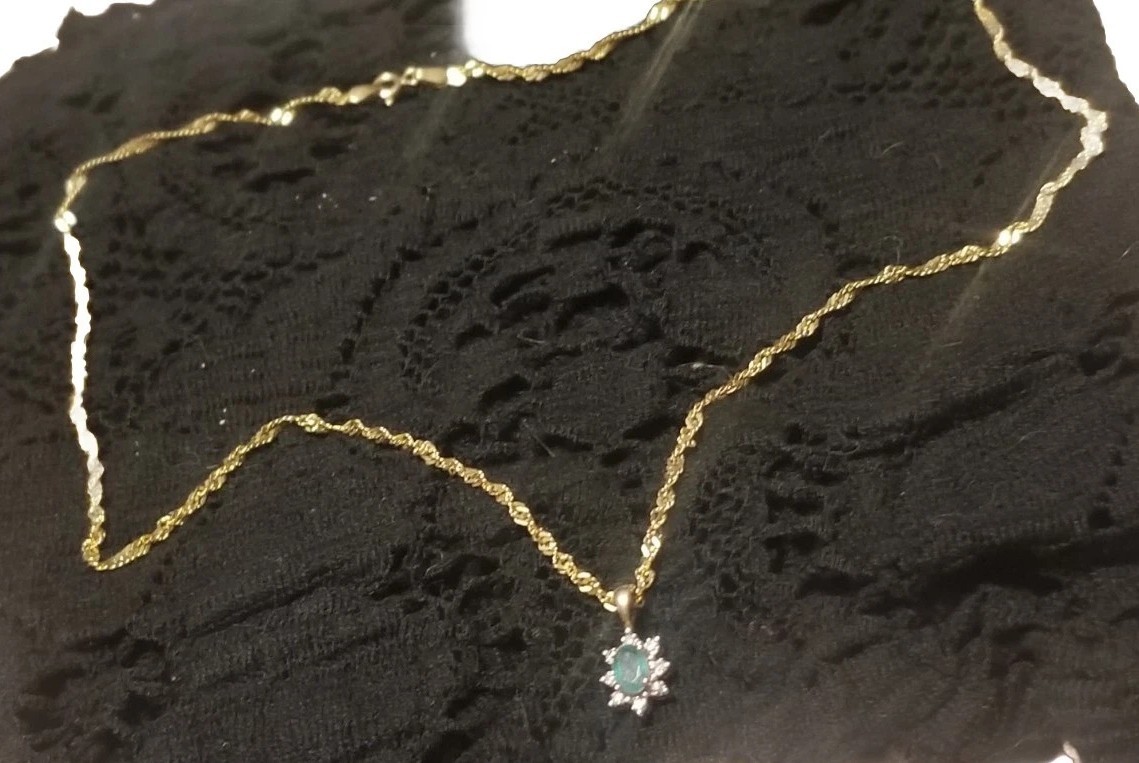 14k Gold Necklace & 10k Gold Emerald Pendant. 3 grams 20″ Yellow Gold Necklace