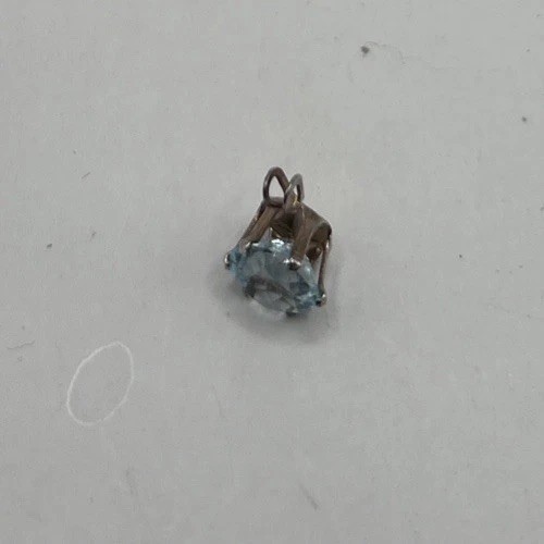 LG Round 1ct Sky Blue Topaz Pendant Set In 10k Gold 6 Prong Set 6mm; 4.25g Total