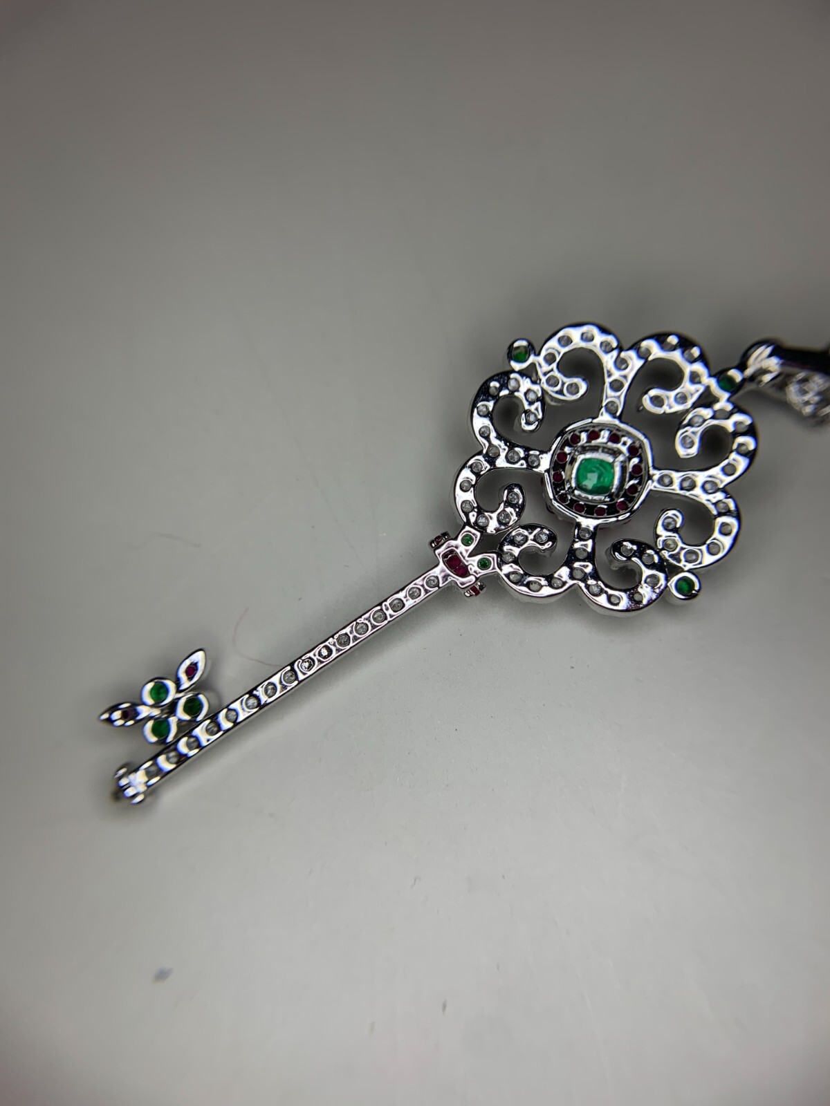 Natural Emerald From Punjshir Aghanistan In Key Necklace In 925 Sterling SIlver