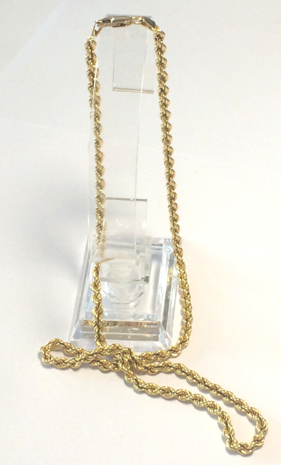 18ct Hallmarked Solid Gold Rope Chain Necklace. Length 20in. 13grams