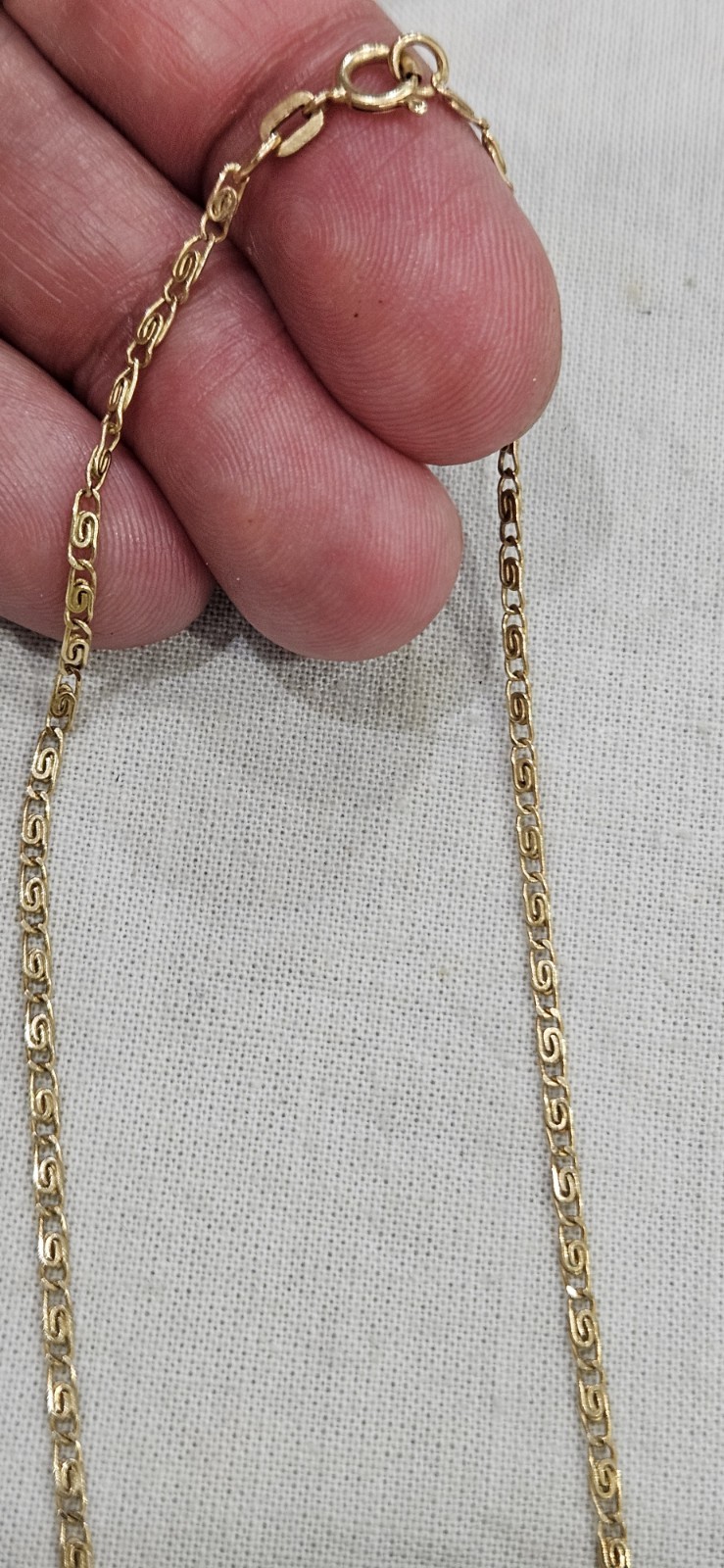 Vintage 14k Gold Snail Or Scroll Flat Chain Necklace Classic 18″ Long 3.94 Grams