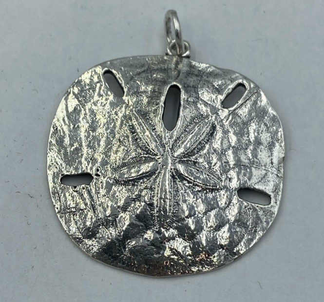 James Avery Sterling Silver Large Sand Dollar Pendant Retired