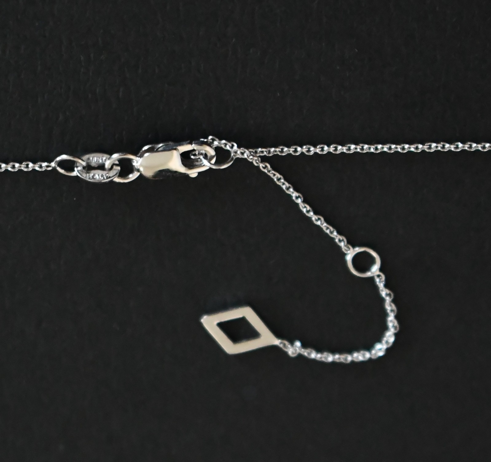 NEW ROBERTO COIN *DIAMANTE* 18K WHITE GOLD & DIAMOND Small Pendant Necklace