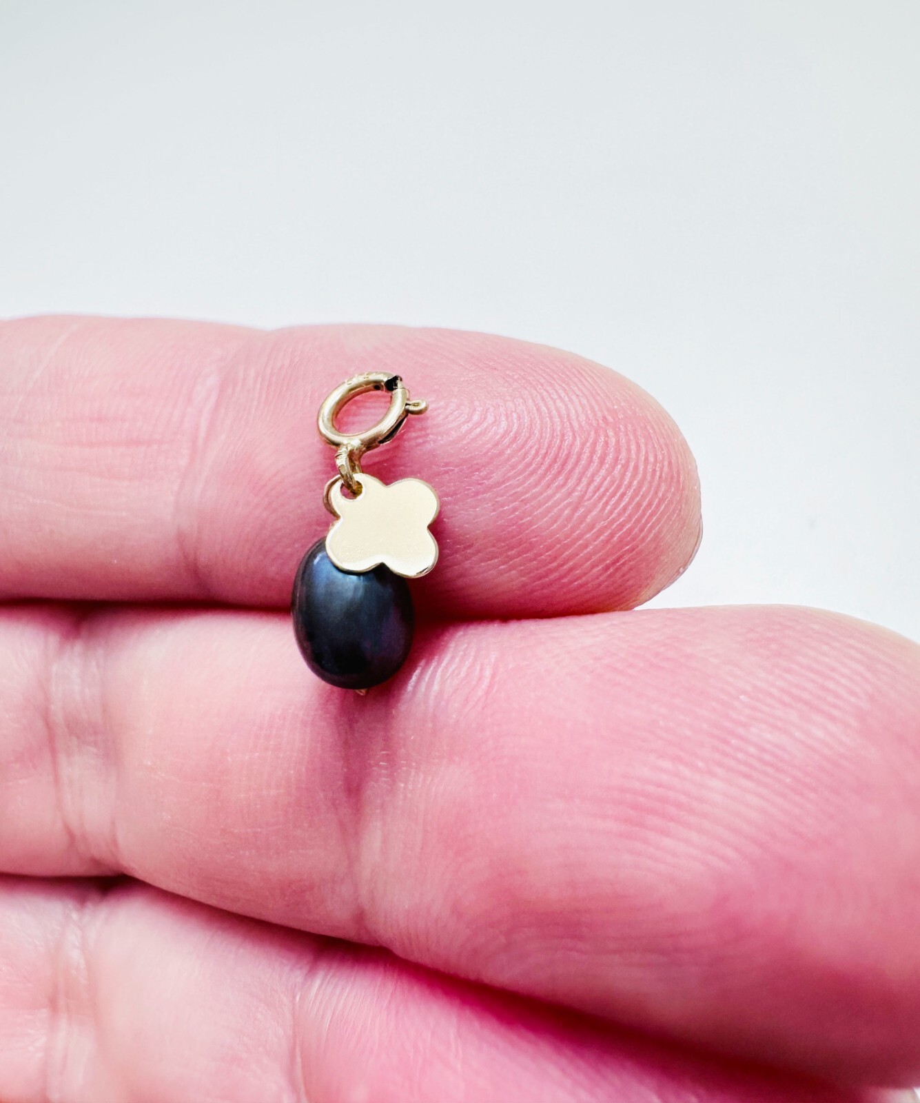 14K Solid Yellow Gold Mini Peacock Pearl & Clover Charm Pendant w/Spring Clasp