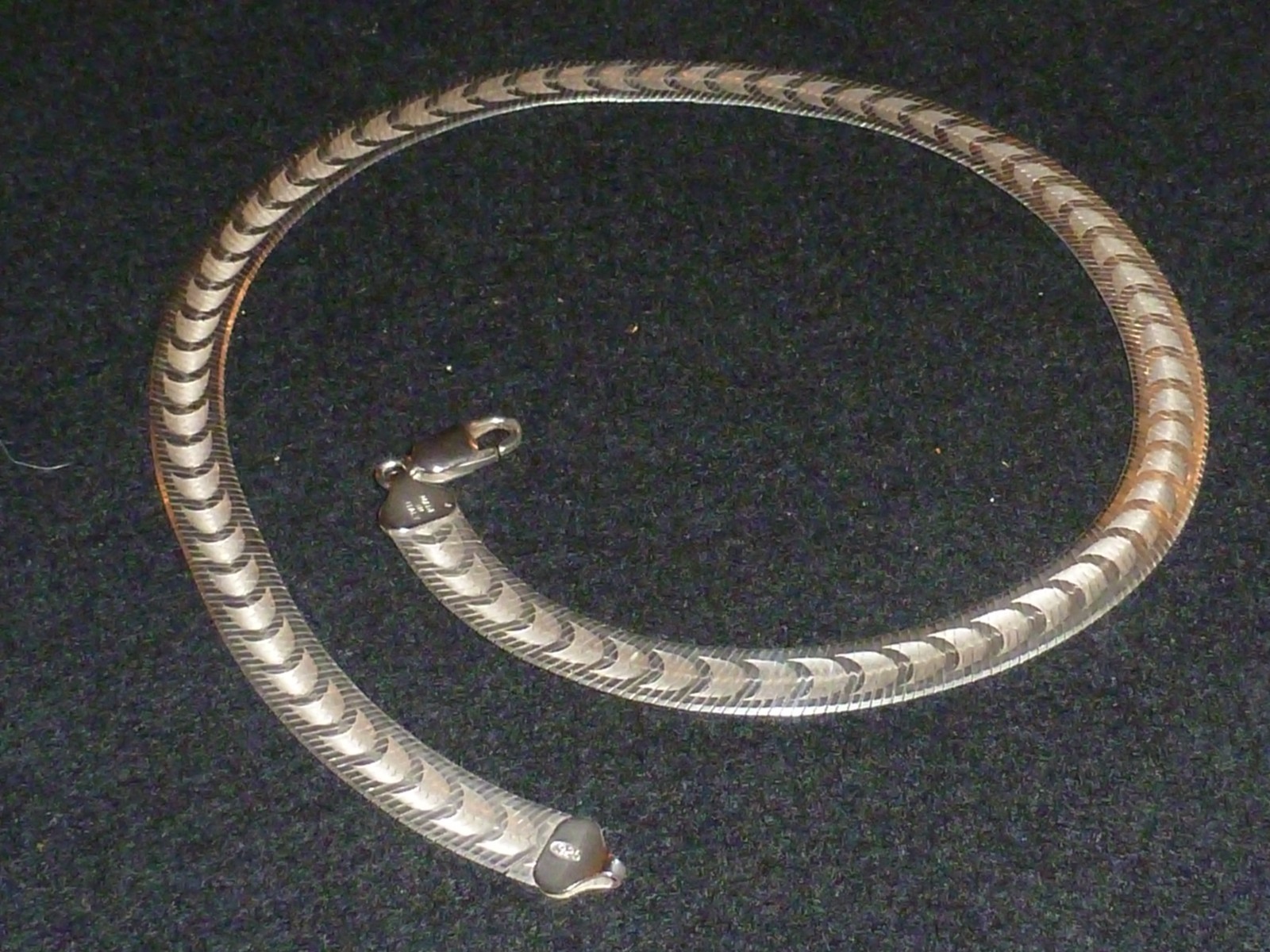 SOLID STERLING SILVER REVRSIBLE “MILOR” HERRINGBONE NECKLACE – 17″ – ITALY