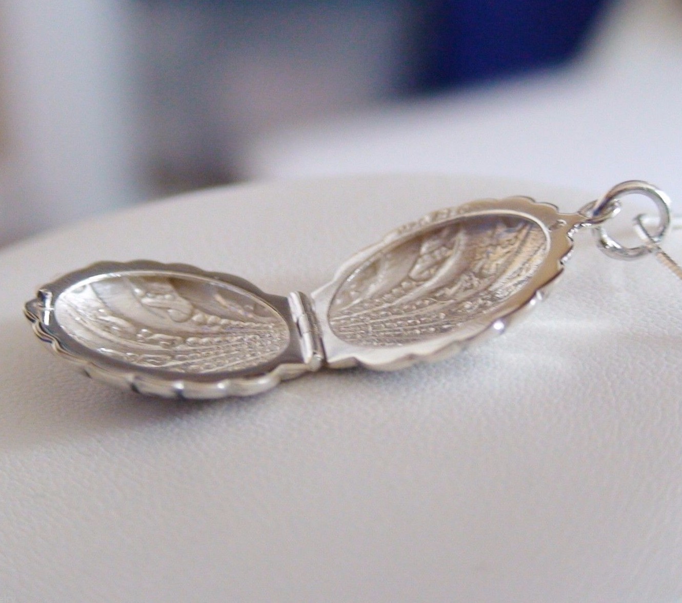 Clam Shell Locket Necklace – 925 Sterling Silver – Holds 2 Photos Beach Sea SN