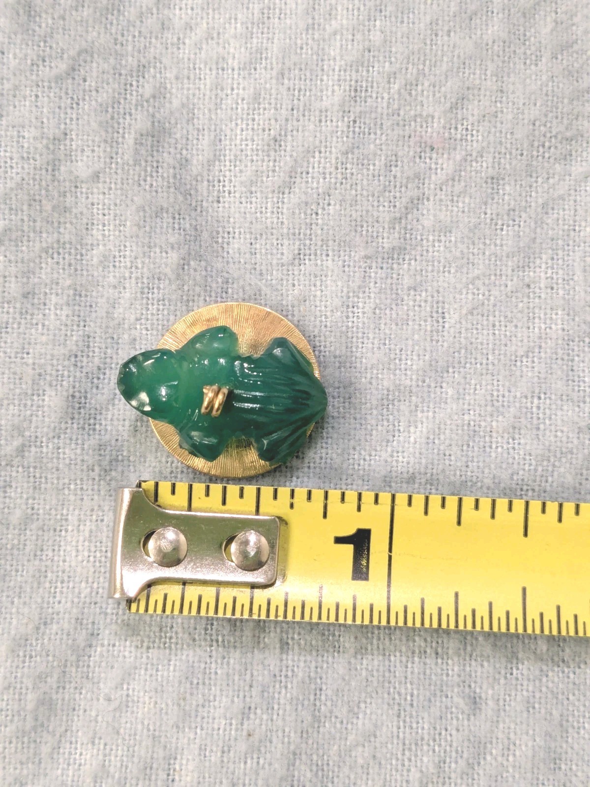 Vtg. 14K Carved Green Chrysoprase Frog Charm 17.5mm Dia, 11.2mm , 3.4 grams