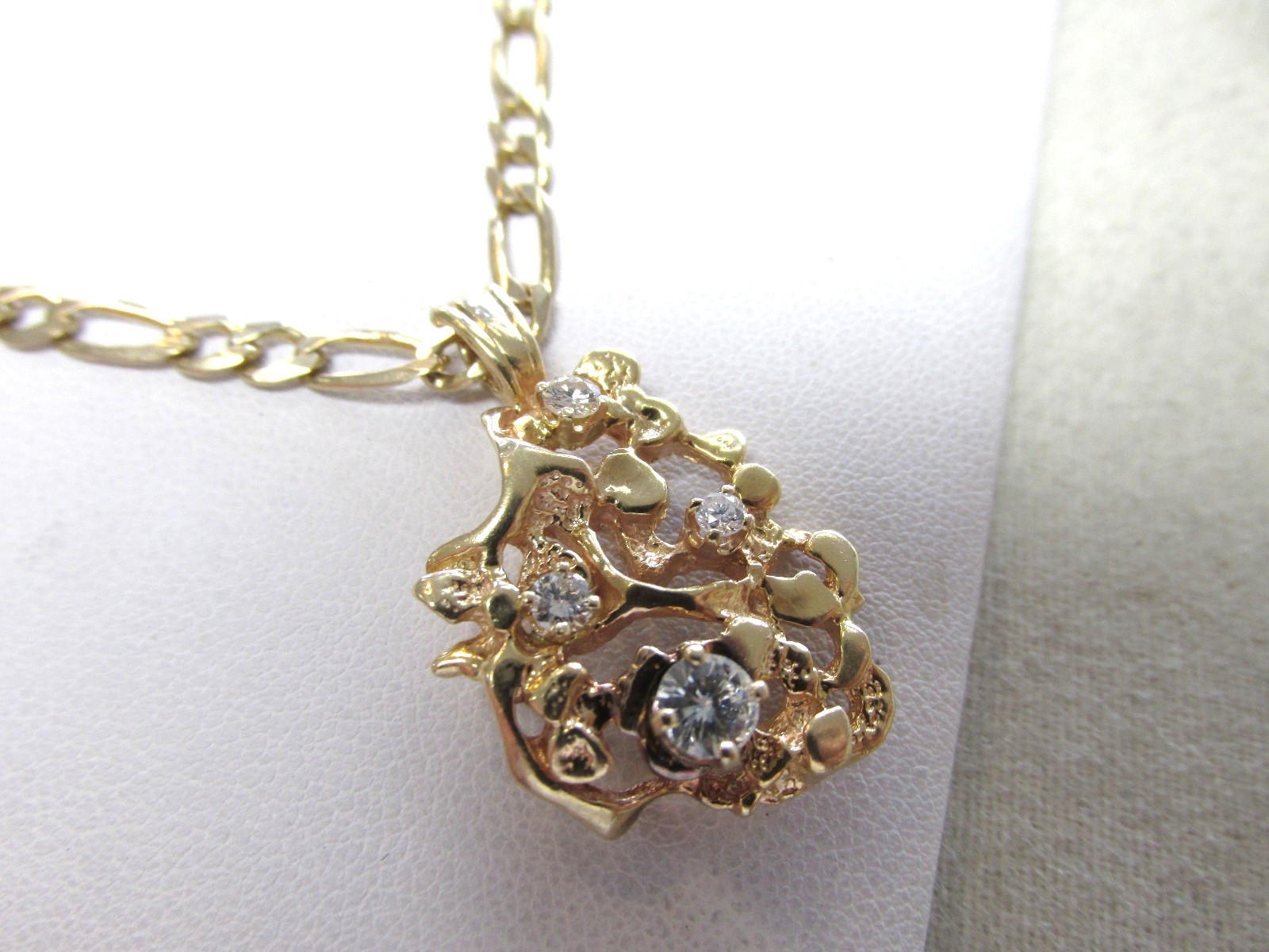 Gorgeous 14k 21 in. Figaro Chain Necklace With Diamond Nugget Pendant MAKE OFFER