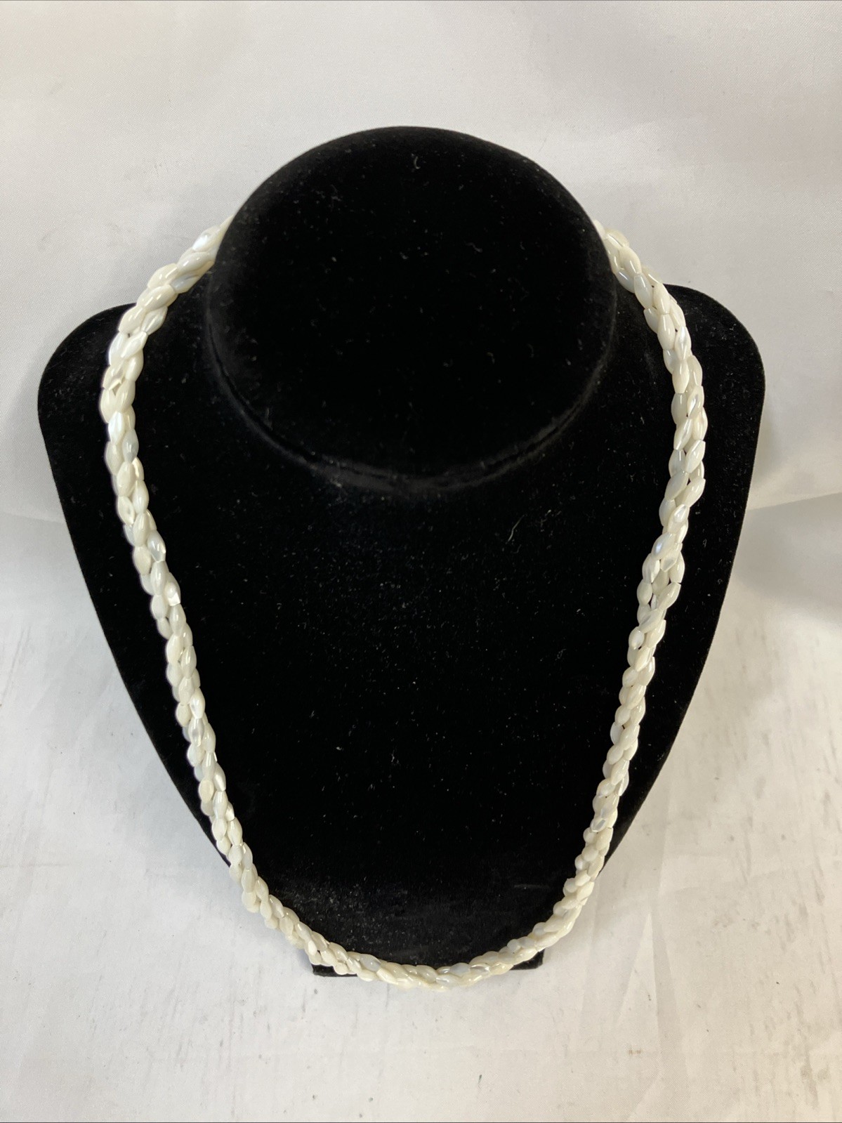 3 Strand Braided White Oval Bead Necklace W/screw Clasp Very Good Preowned