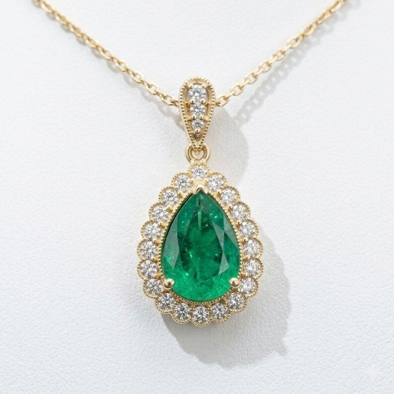 18 Inch Natural Emerald & Diamond Pear Cut Pendant 14k Yellow Gold For Wedding