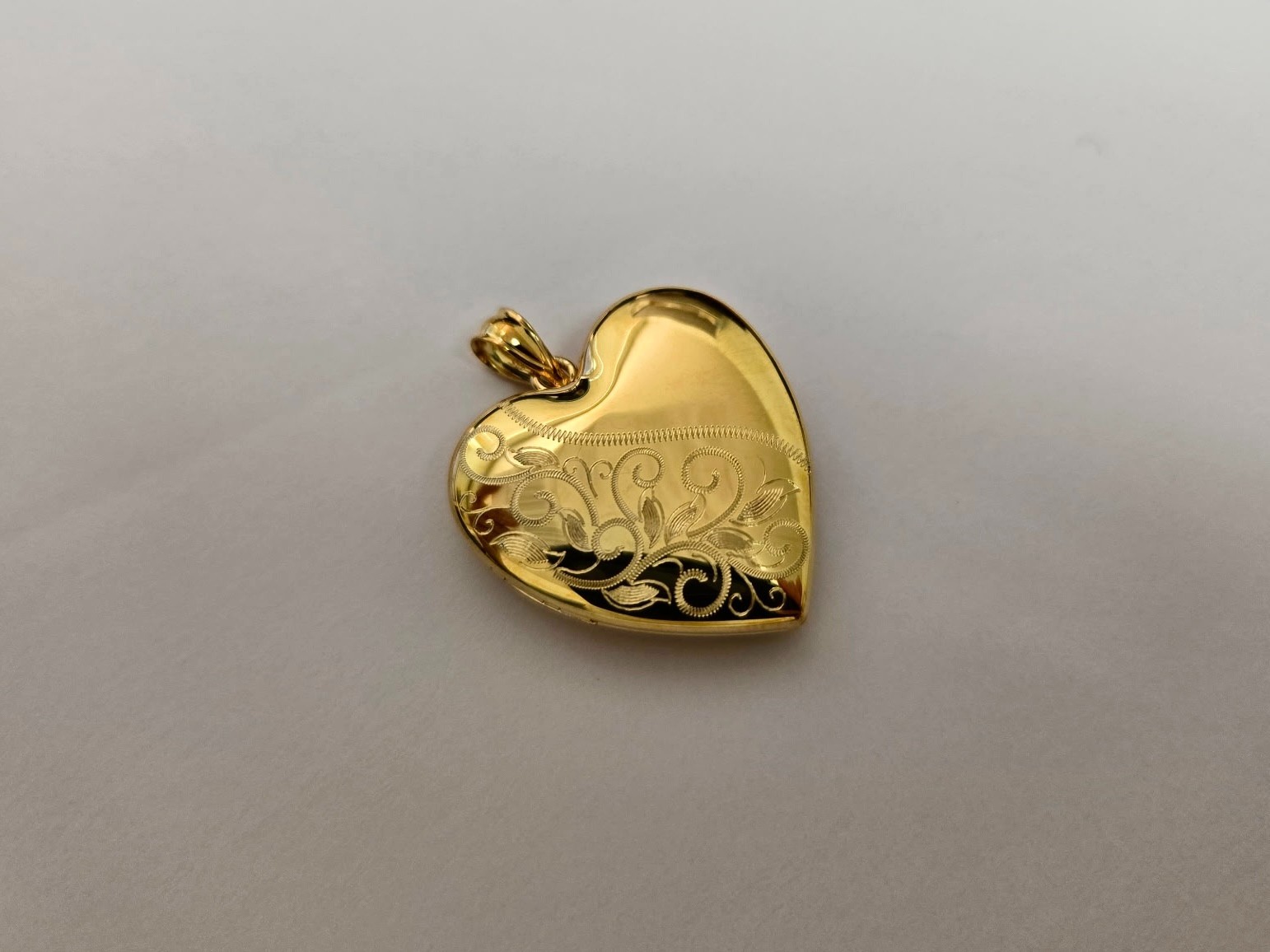 925 Sterling Silver Gold Plated Scroll Heart Locket Pendant 1 Inch (25mm) Tall
