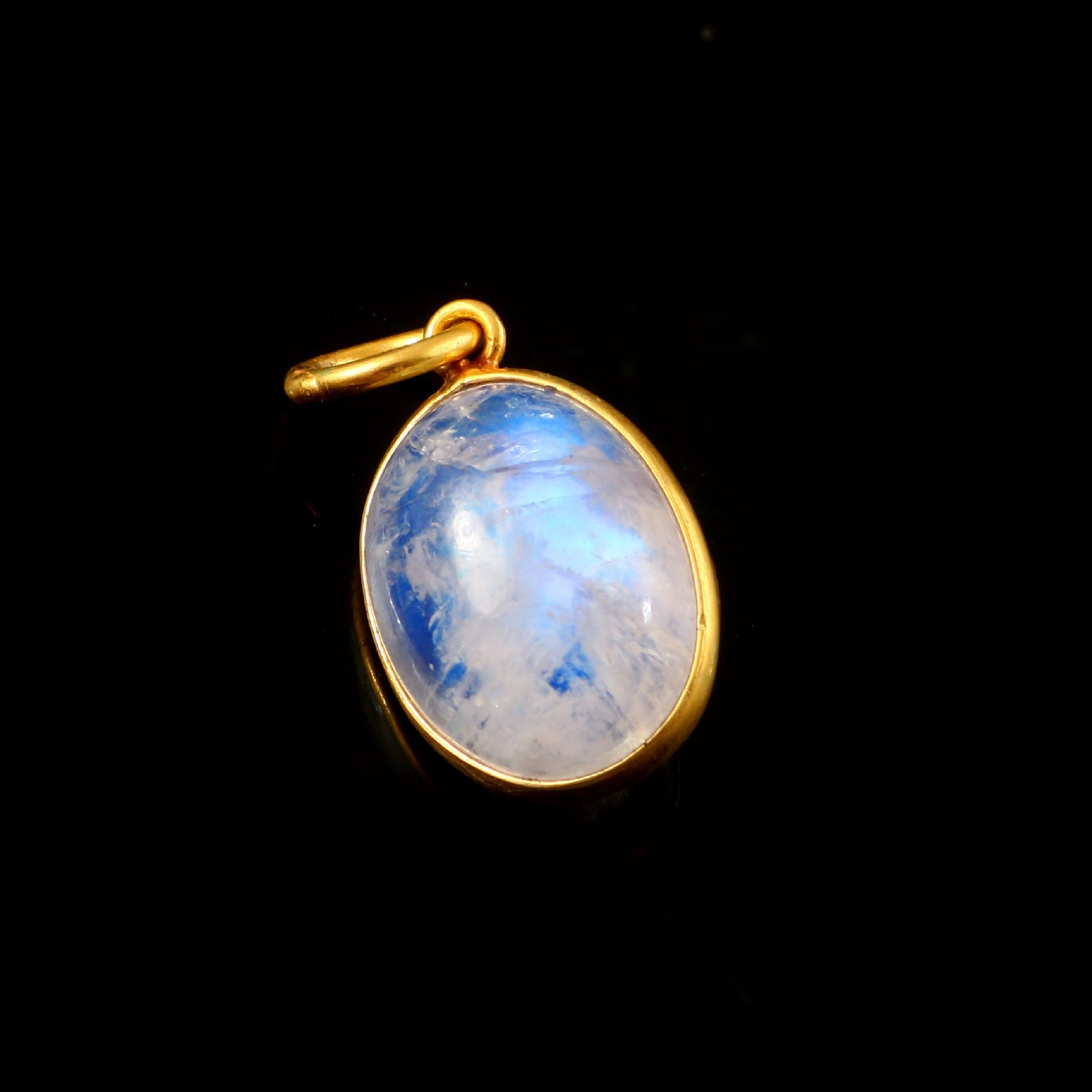 Elegant 14K Gold Moonstone Necklace Pendant Blue Flash Pear Shape Stone 3157
