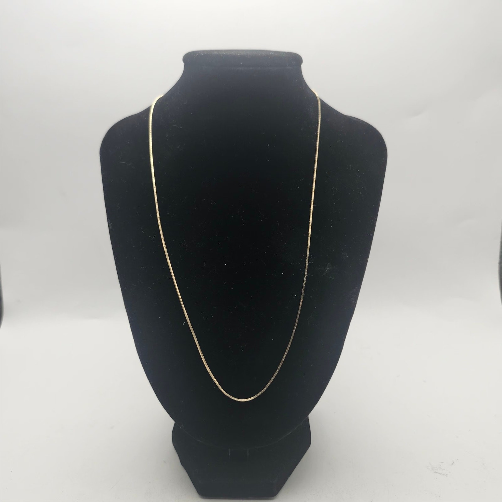 NC 14K Yellow Gold Box Chain Necklace 18 Inch 0.75mm Dainty 2.48g Spring Clasp
