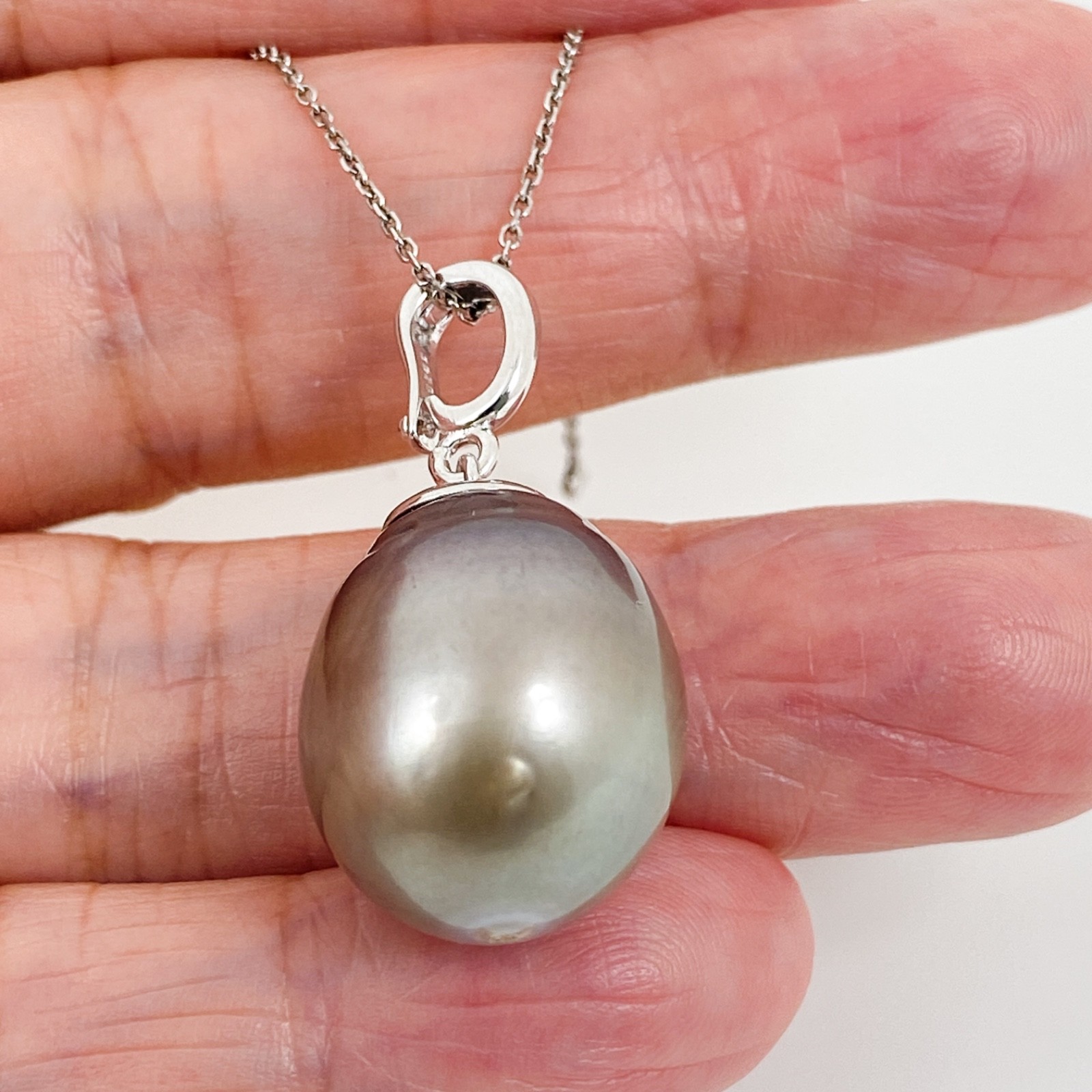 Humongous 17.8 x 19.2 Genuine Tahitian Pearl pendant enhancer, 925 Silver #136SP