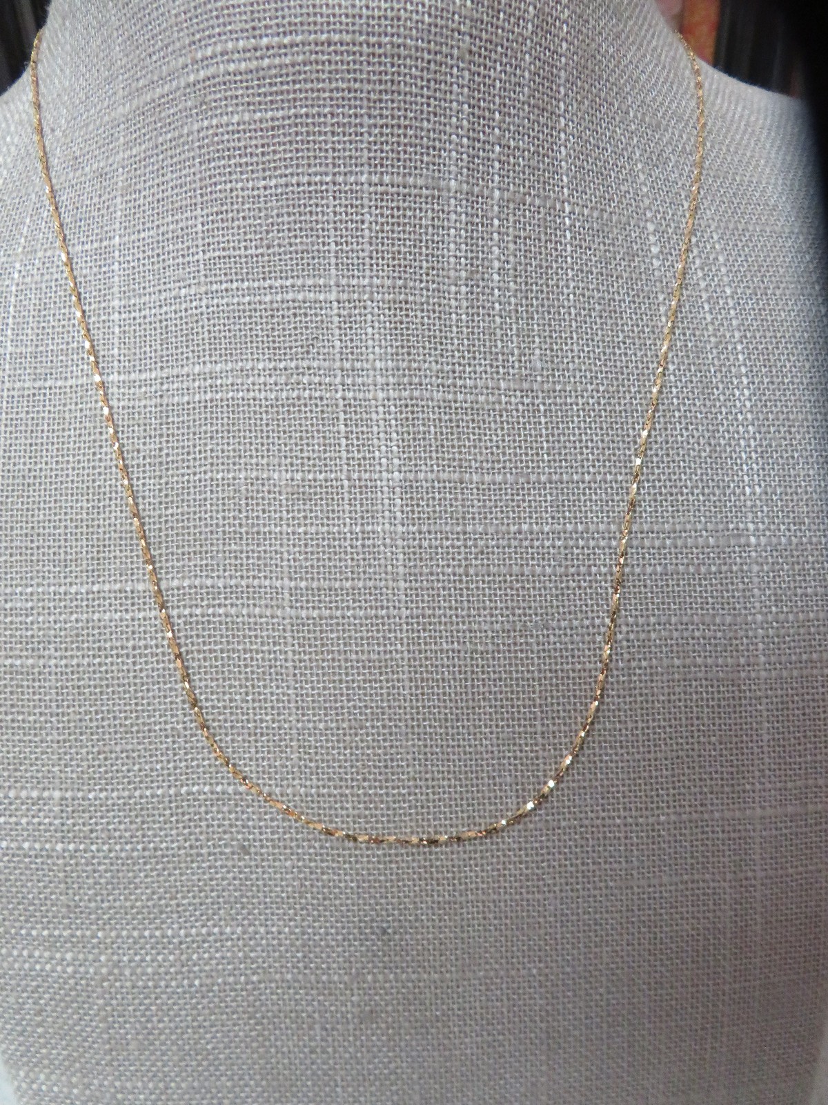 17.75″ Italy 14K Solid Y. Gold Twisted Flat C Link Chain Necklace 2 Grams