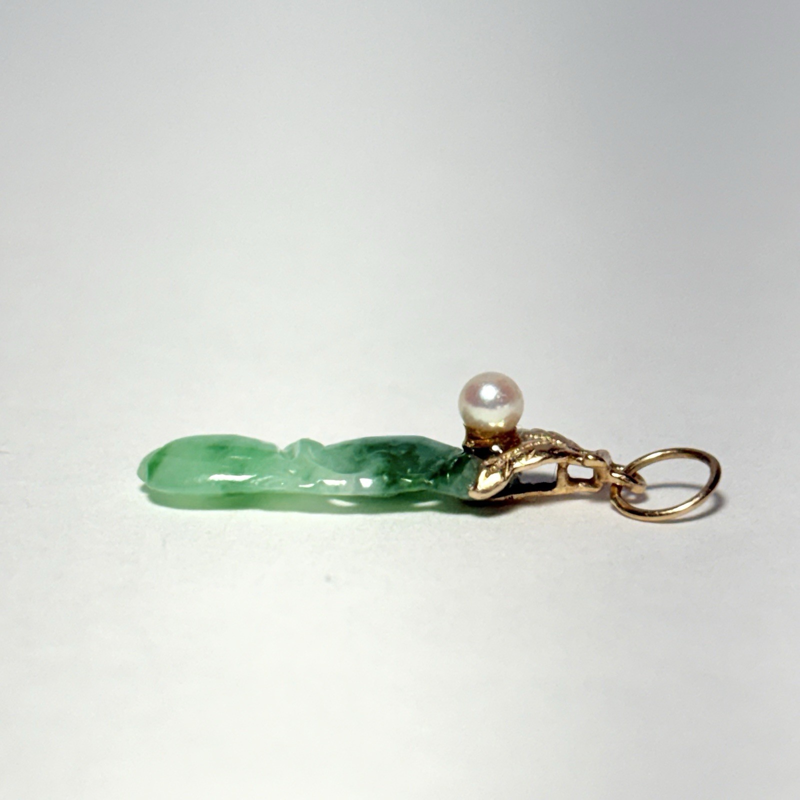 14K Yellow Gold Moss-in-Snow Jade Chinese Gourd Leaf Pearl 21mm Pendant 0.87g