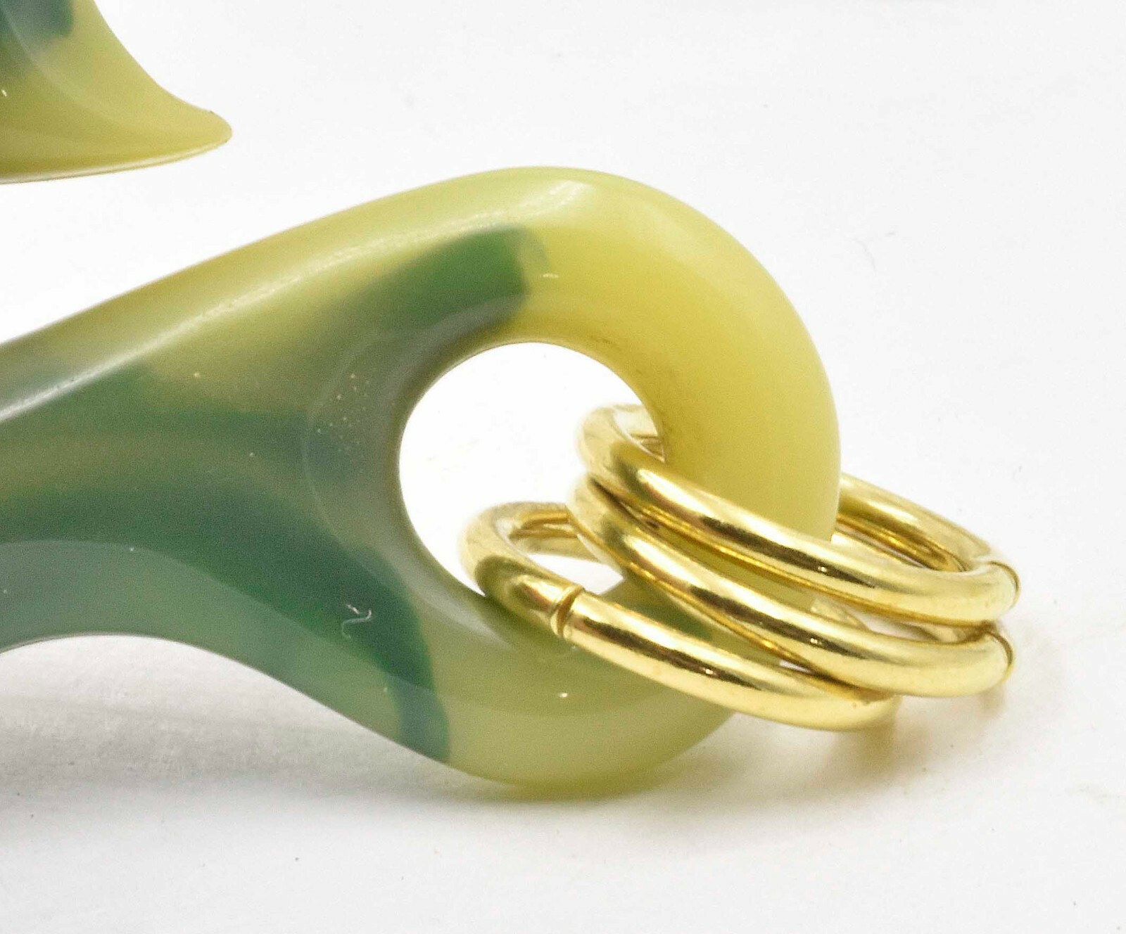 Vintage Unusual KRAMER Gold Plate HUGE Mottled Green Resin/Plastic pendant
