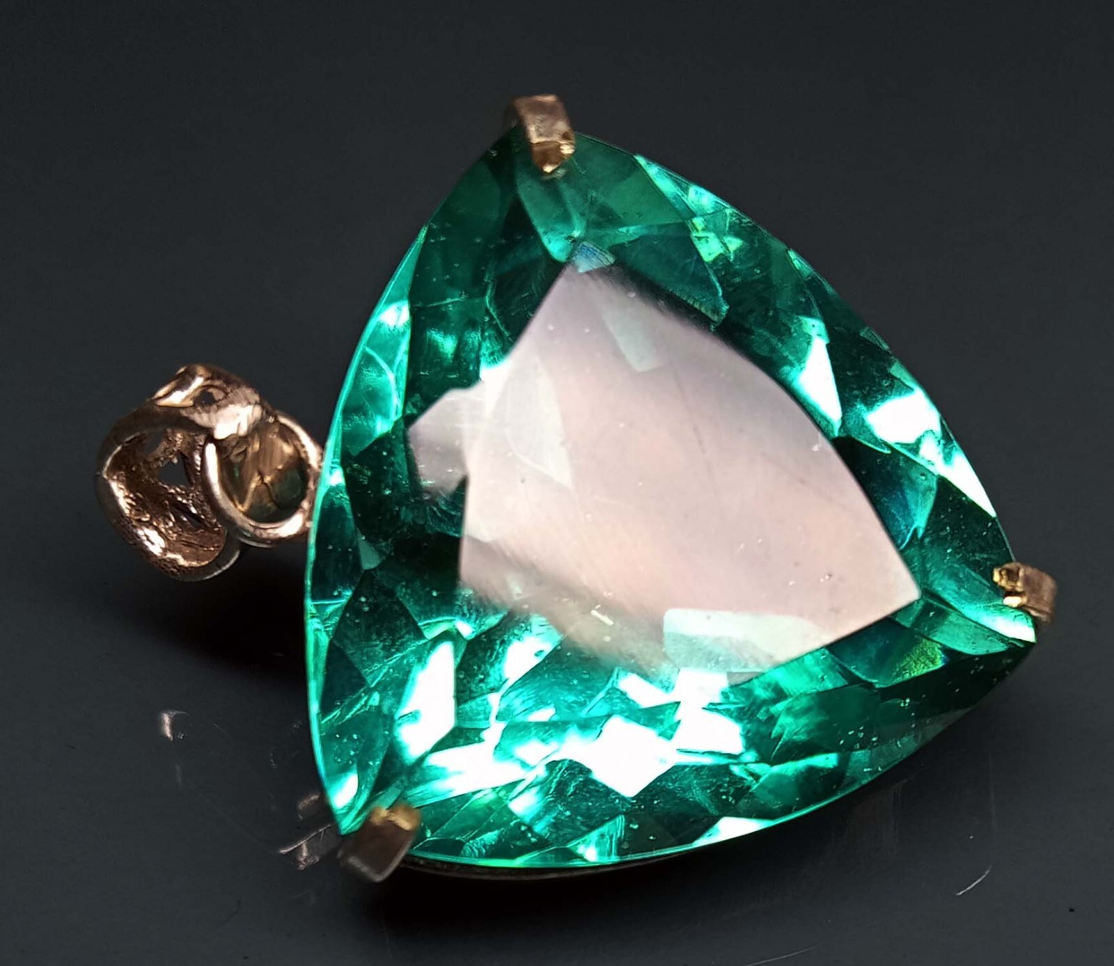 Pendant Green Topaz EGL Certified Trillion Cut 92.20 Ct Natural Gemstone PD037