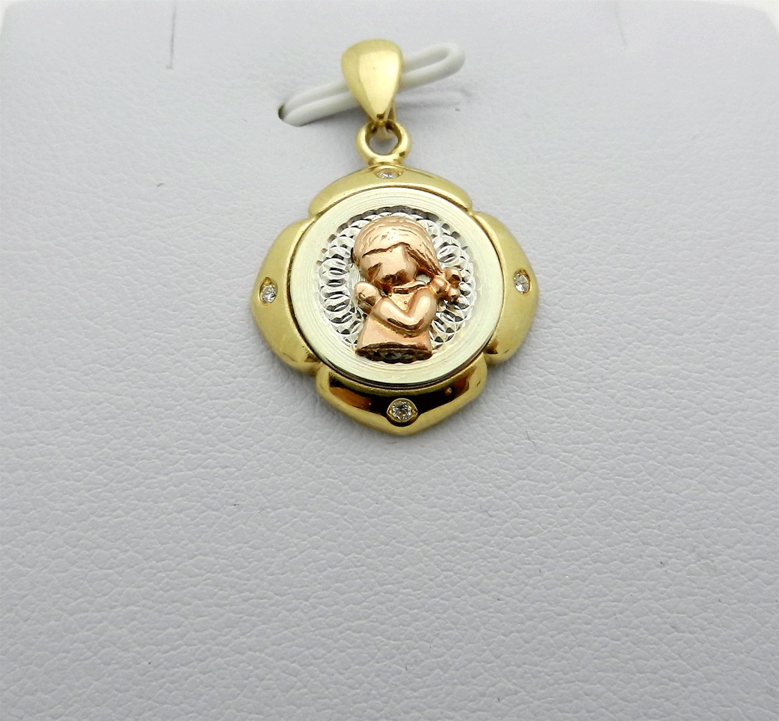 Beautiful Solid 14k Multi Tone Gold Praying little Girl Charm Pendant 3.4 grams