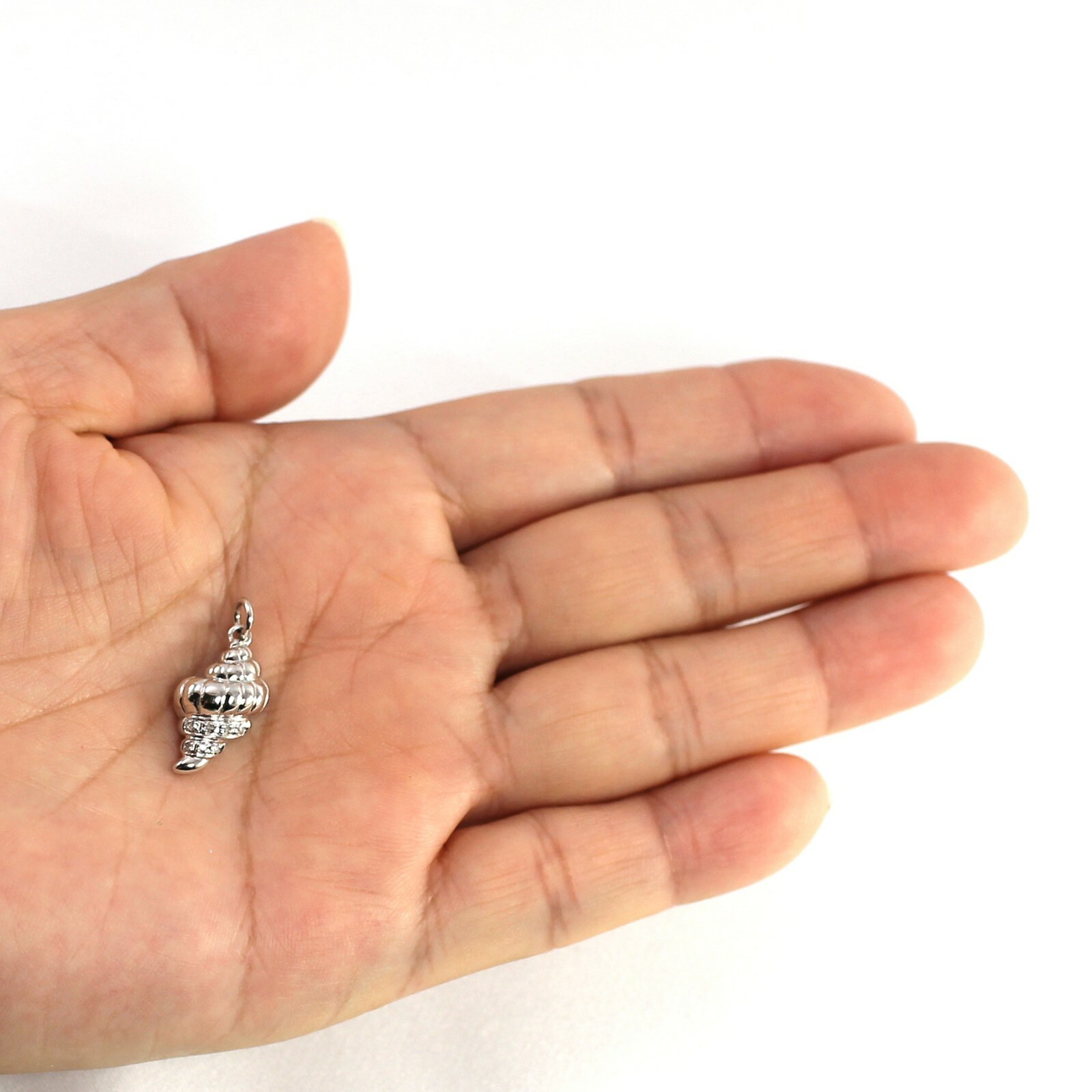 14k White Solid Gold Diamonds Beautiful & Unique Conch Pendant Necklace