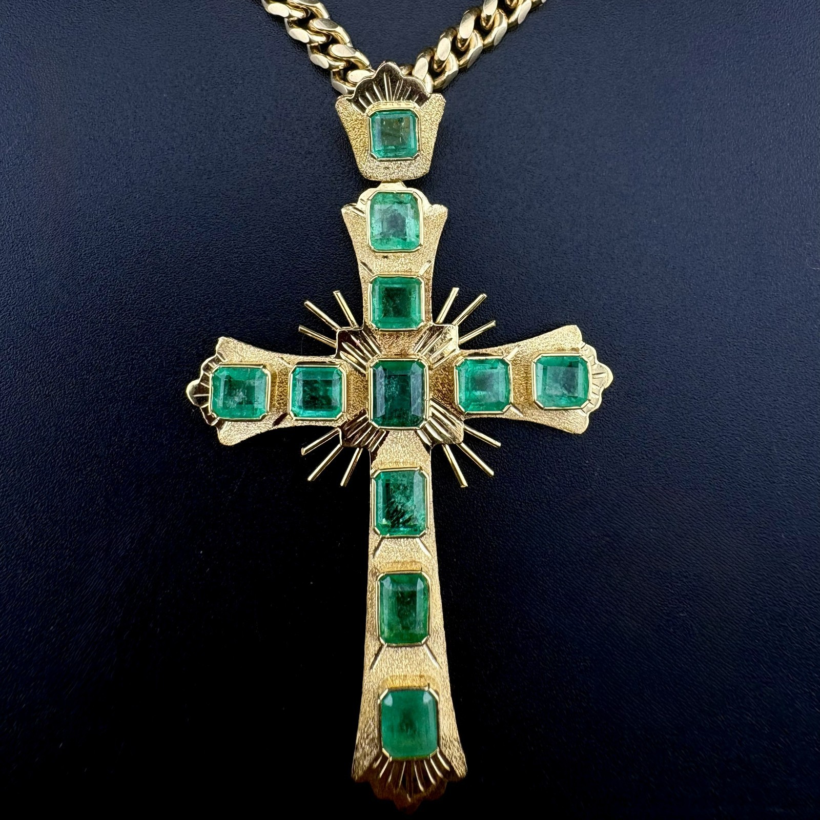 EMERALD CROSS PENDANT – 18K YG – 5 CTW COLUMBIA EMERALD – 21IN CUBAN LINK CHAIN