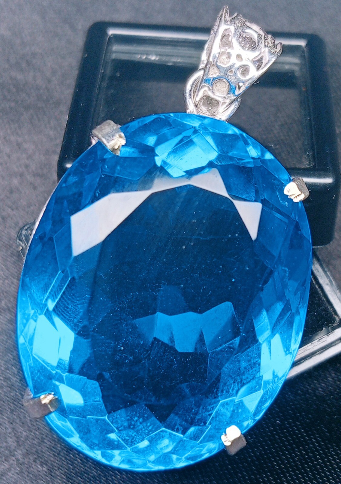 Shine Blue Topaz Oval Cut 114.90 Ct Pendant Natural Loose Gemstone EGL Certified