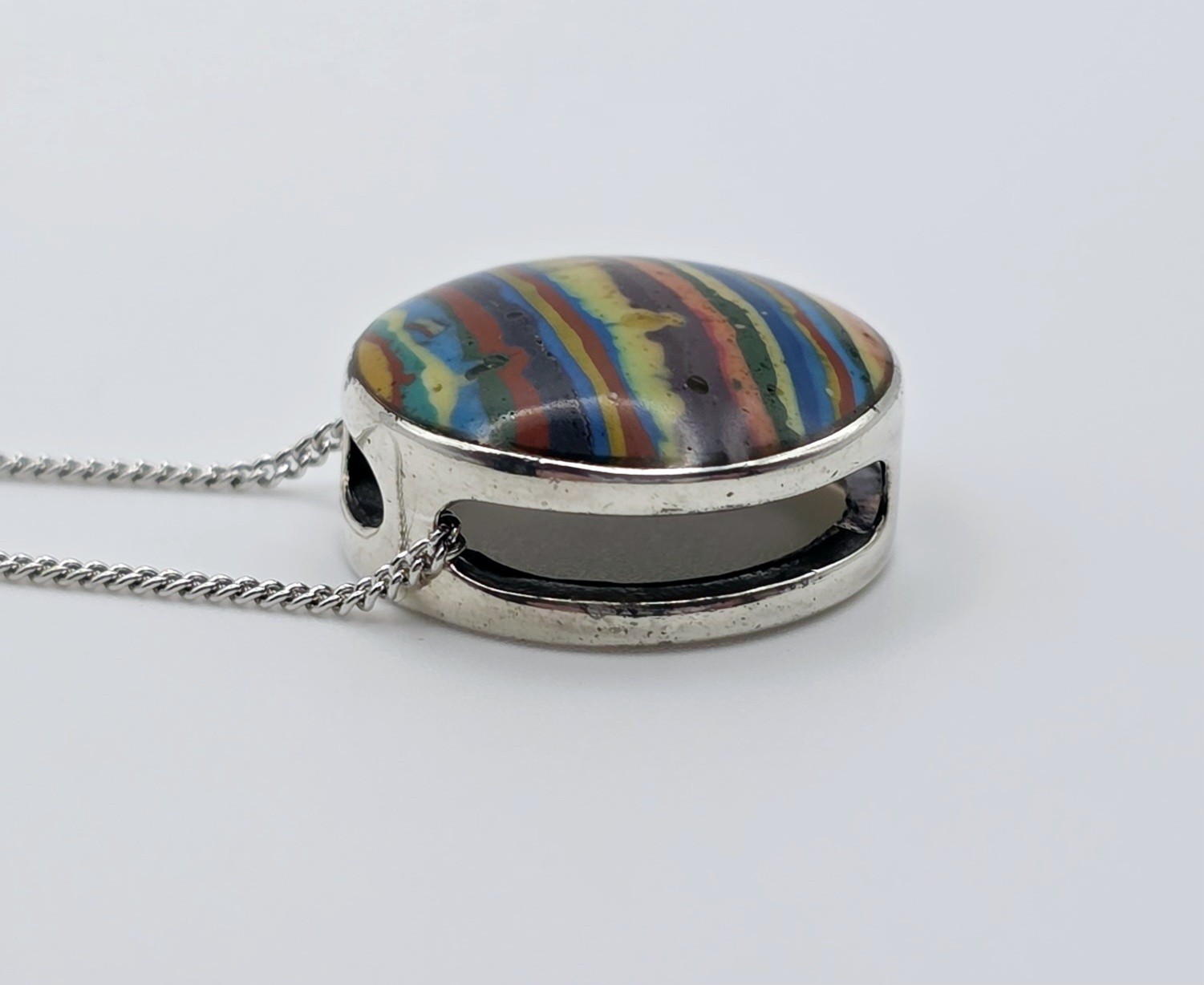 Vintage 925 Sterling Silver Rainbow Calsilica Round Pendant Necklace Artisan