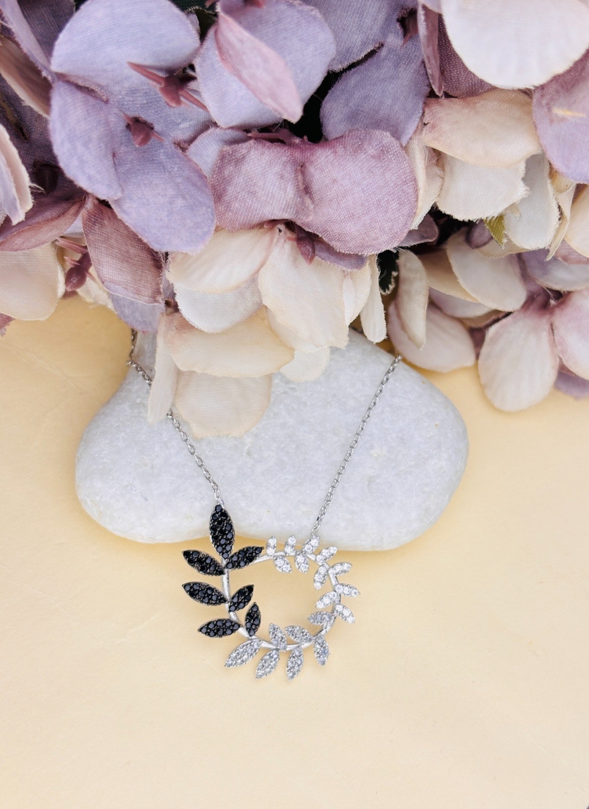 925 Silver Leaf Circle Pendant Necklace Black White CZ Chain for Women