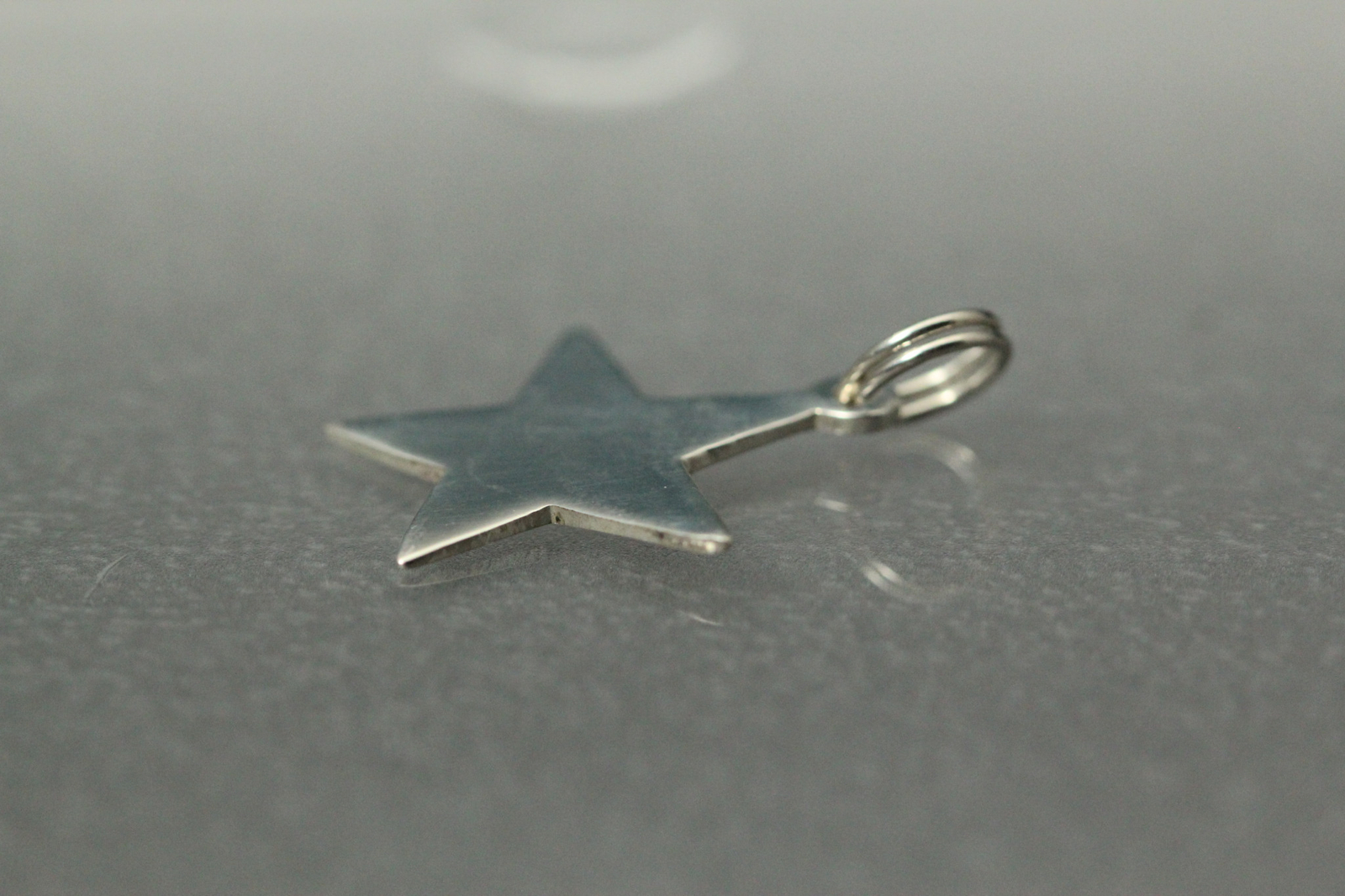 925 Sterling Silver Star Shaped Charm or Pendant 1.6 Grams (PEN9339)