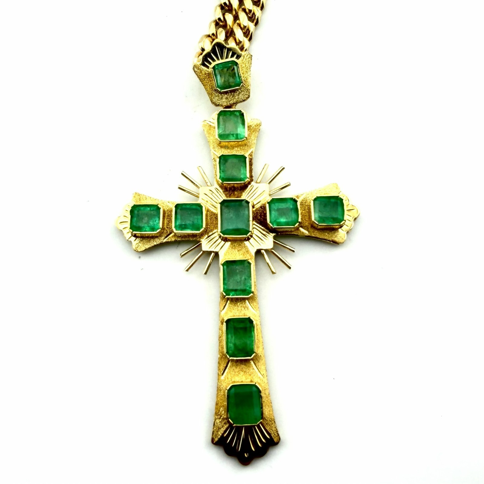 EMERALD CROSS PENDANT – 18K YG – 5 CTW COLUMBIA EMERALD – 21IN CUBAN LINK CHAIN