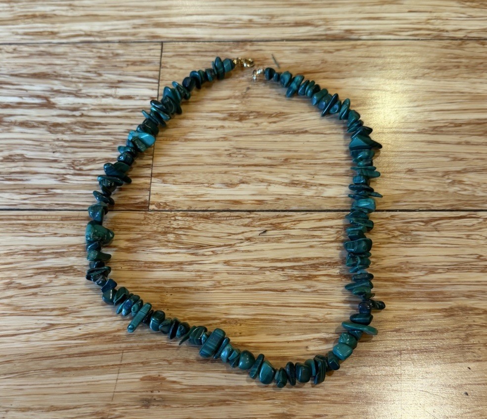 VTG Genuine Malachite Stone Chip Beaded Strand Chocker Necklace 16.5”