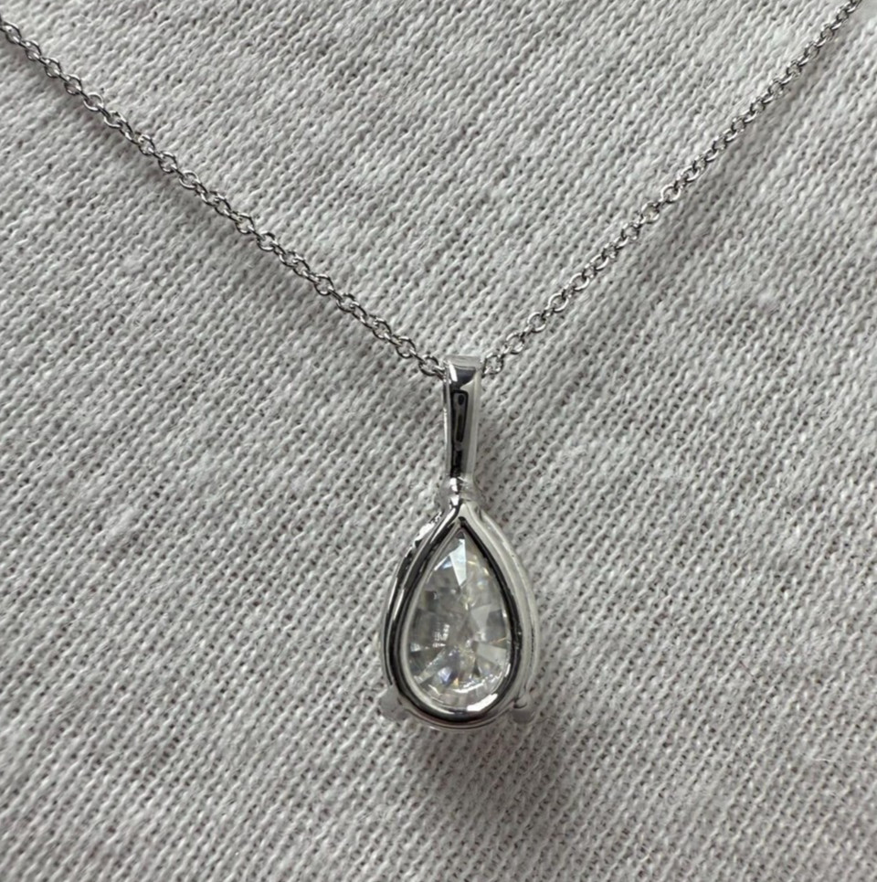 IGI Pear-Cut 7.00Ct EF/VS1 Lab Grown Diamond Necklace& Pendant 14k White Gold