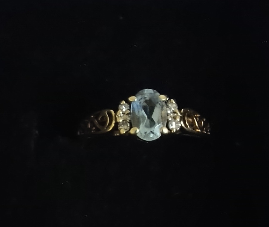 Vintage 14k Solid Gold filigree Auqamarine Ring with diamond accentt