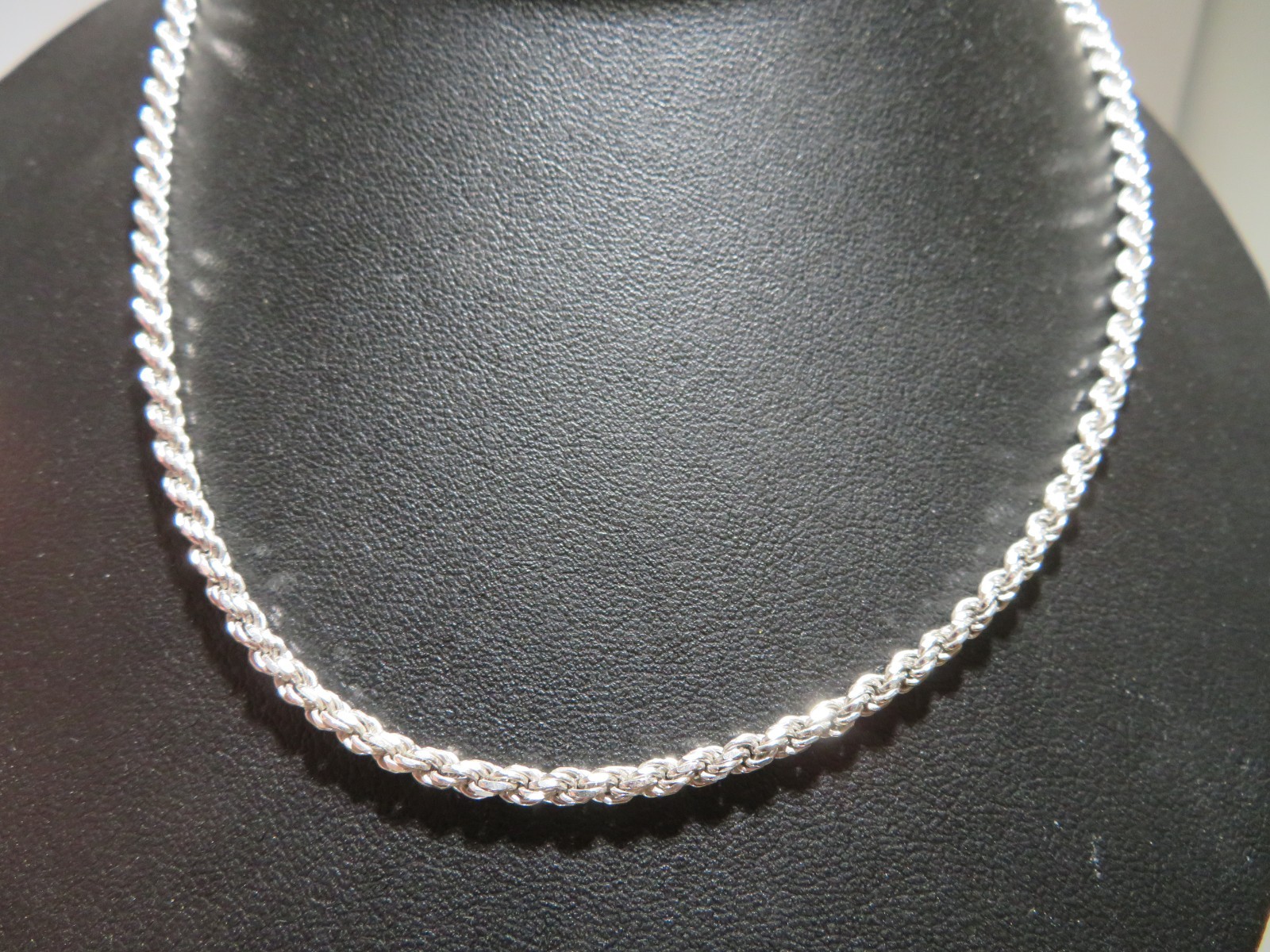 .925 STERLING SILVER SOLID ROPE CHAIN 24″ LONG 2.87 MM THICK 15.15gram(AI-3021)