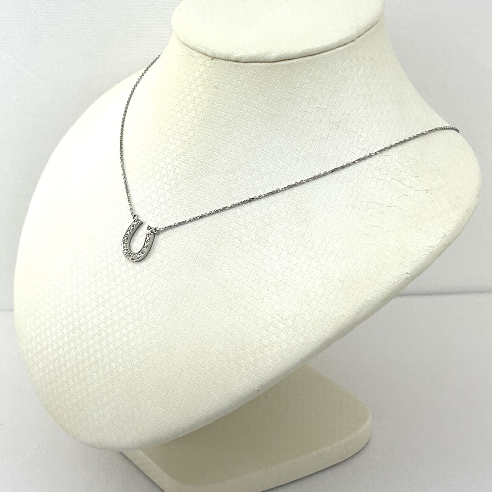 14kt Solid White Gold Classic Diamonds Horseshoe Necklace