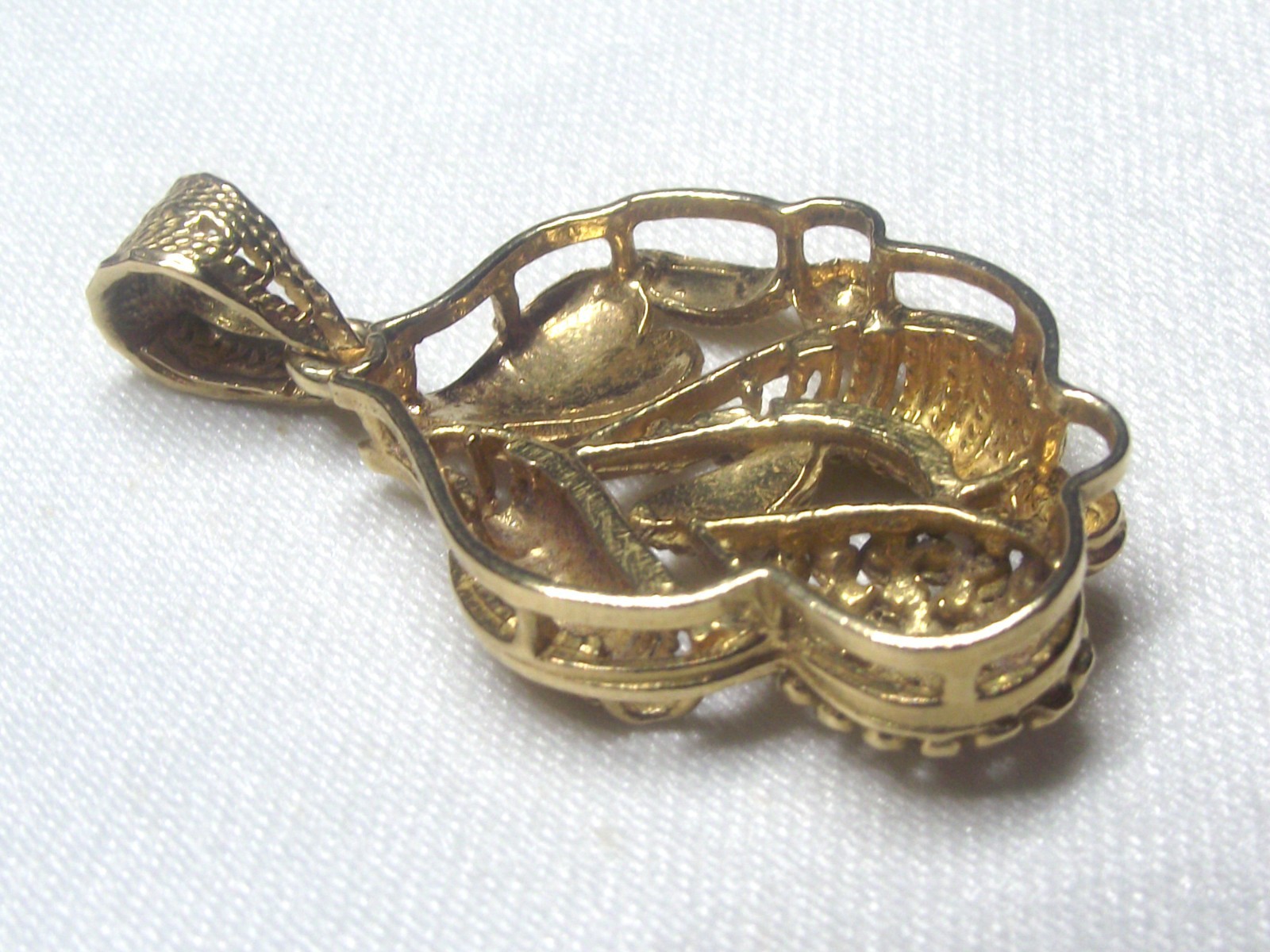 *** HIGH GRADE GOLD *** ? 18ct / 21ct ? FANCY Design PENDANT * approx 6GMS *