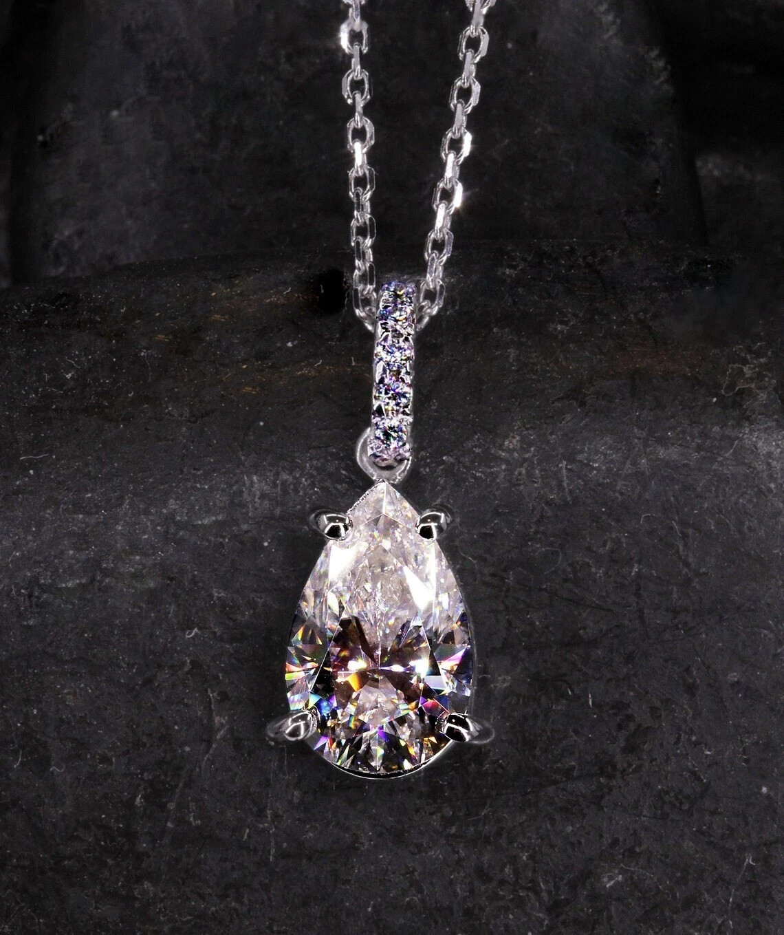 2 Ctw Pear Cut VVS1 Moissanite Solitaire Pendant 14K White Gold Plated 18″ Chain