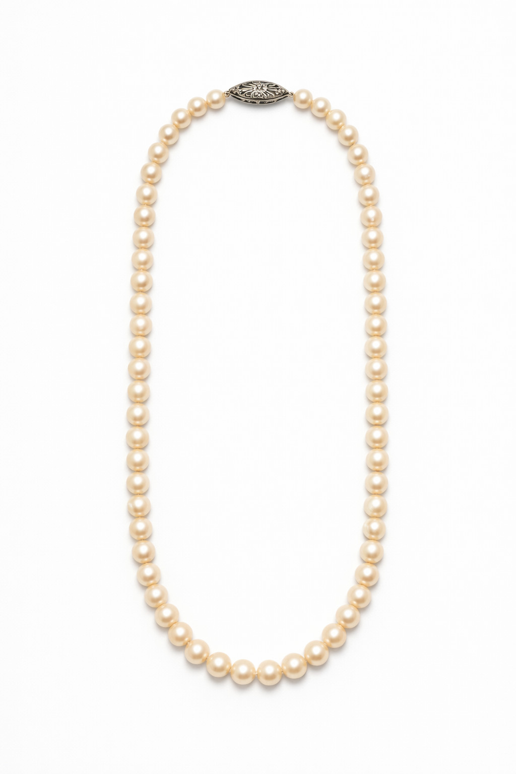 14k Clasp Necklace Single Strand Cream Cultured Pearl Hand Knotted 15 inch 5mm