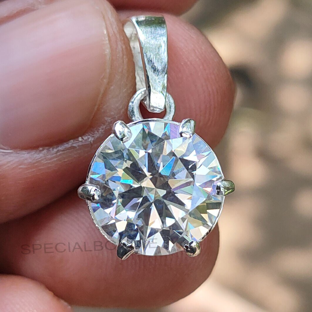 Gorgeous 3.50 Ct Certified White Diamond Pendant ! FREE Diamond studs!