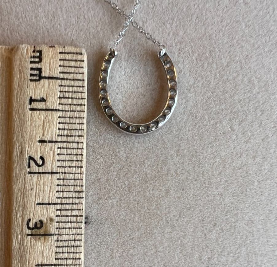 14k white gold 0.20ctw round white diamond horseshoe necklace NEW
