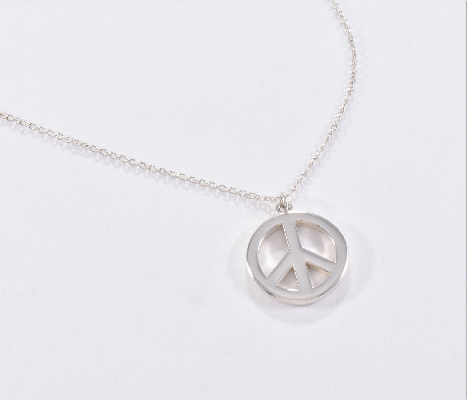 16.25″ Tiffany & Co Silver Large 20mm Peace Pendant Necklace in Box Pouch Rare