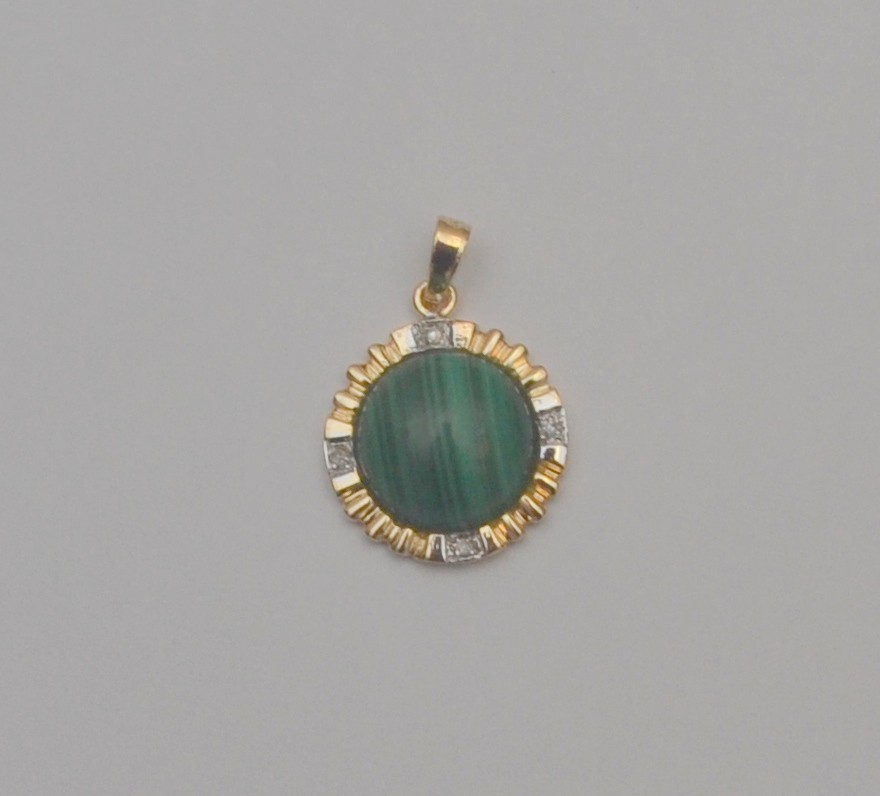 14K Yellow Gold Malachite & Diamond Round Pendant 13.1mm P6