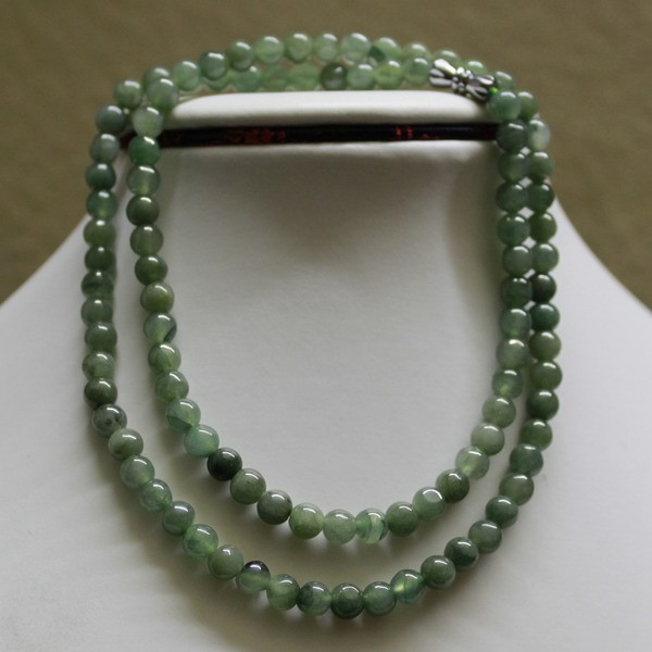 100% Natural Untreated Grade “A” Beautiful Green Jadeite Bead Necklace 5.6mm 20″