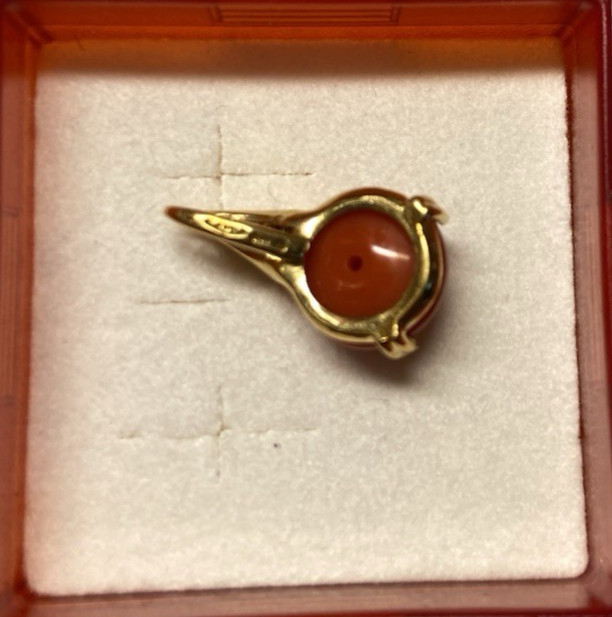 18K Yellow Gold Red Coral Pendant