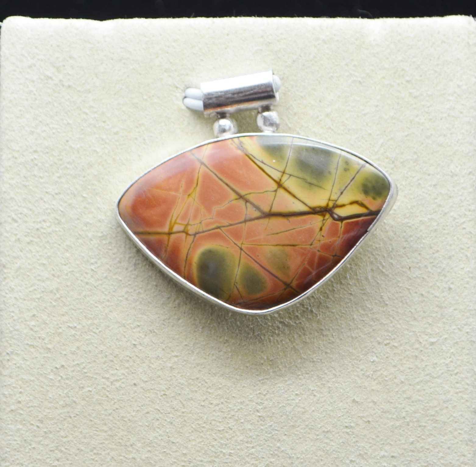 Sterling Silver Cracked Lines Design Orange & Green Stone Pendant #FMF753