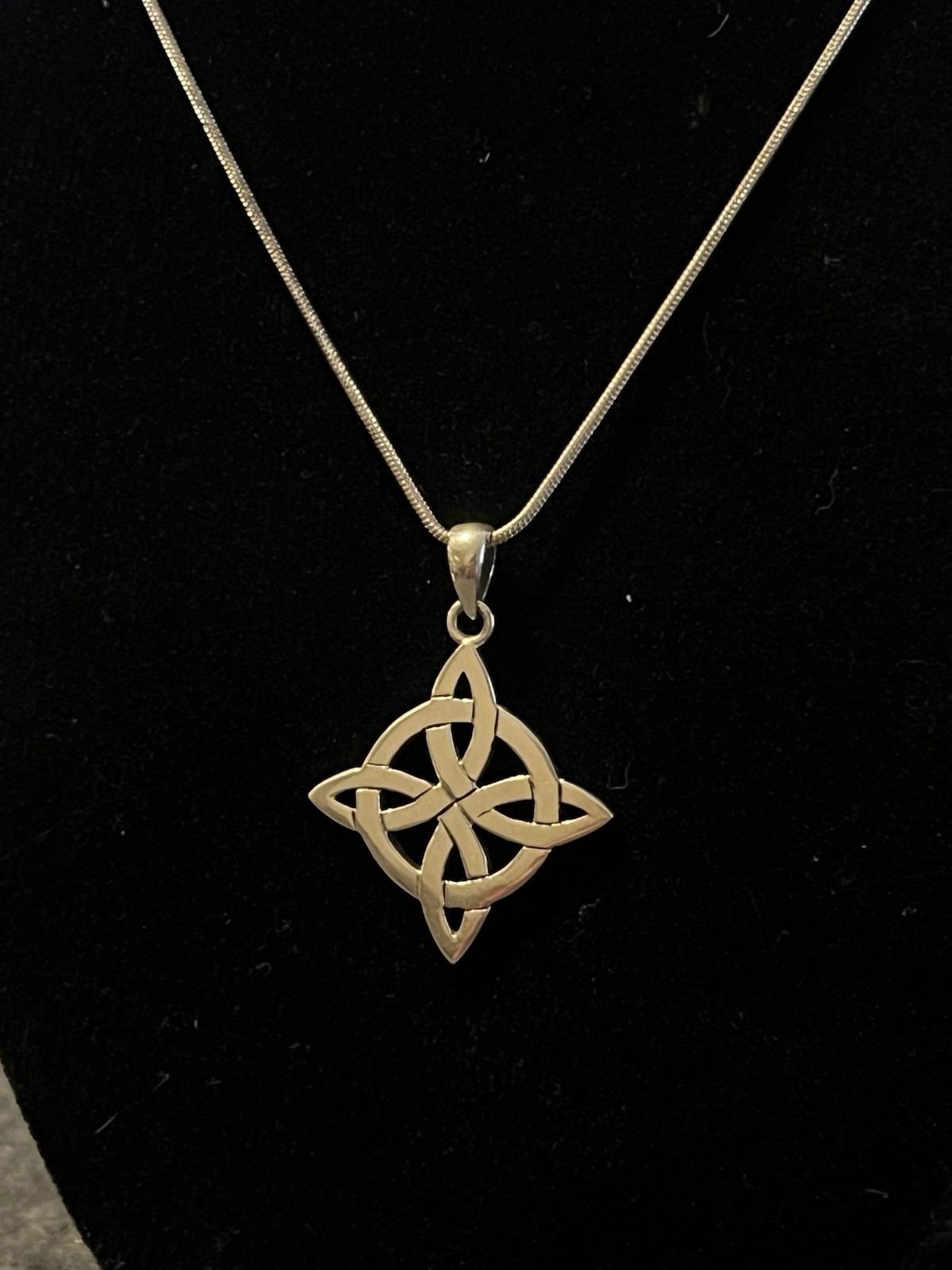 Signed 925 Sterling Silver Celtic Knot Pendant Necklace 20” Snake Chain Lobster