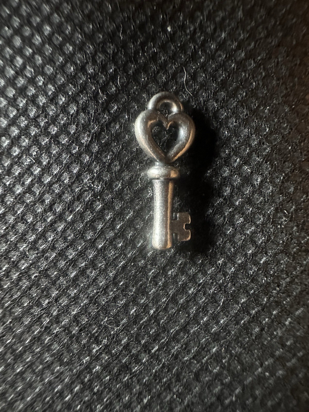 James Avery Signed 925 Sterling Silver Heart Key Chain Pendant-Love Theme