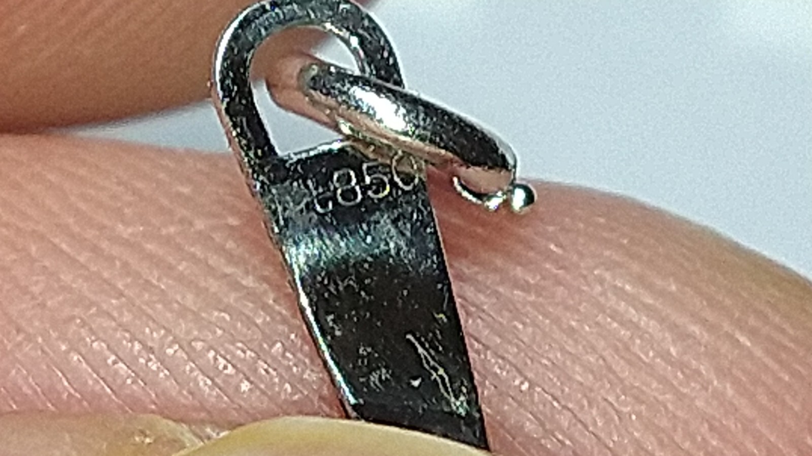 Solid platinum 0.17 carat diamond solitaire pendant chain necklace 2.7 grams