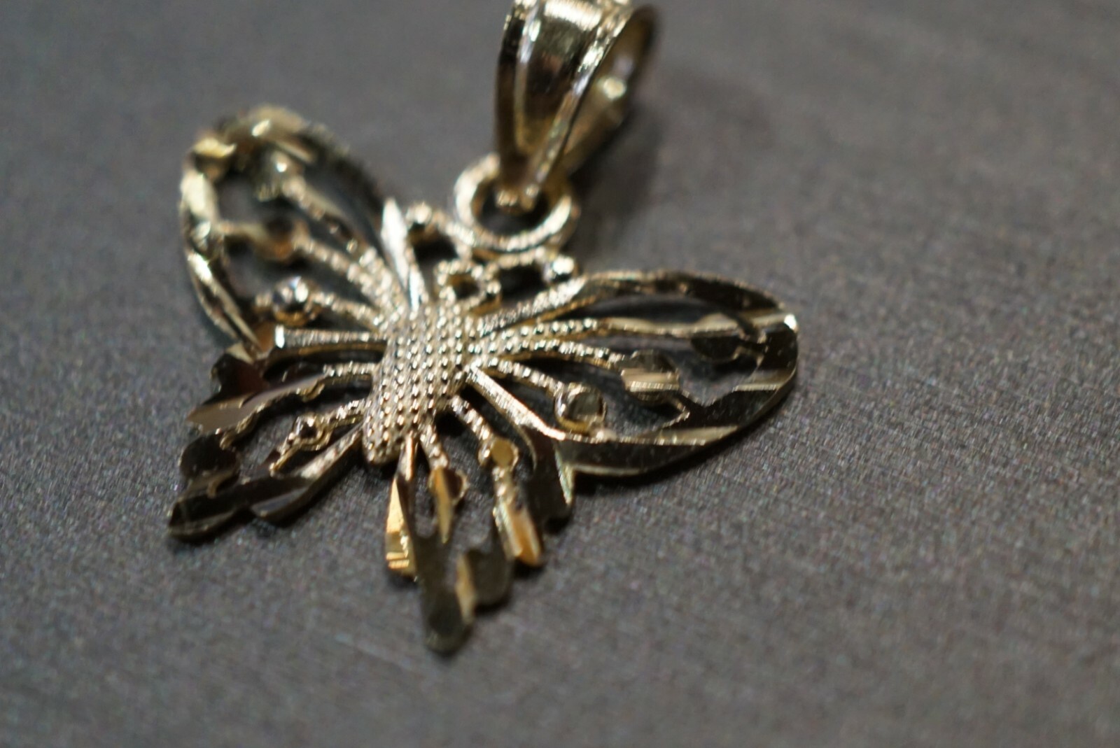 14K Solid Yellow Gold 0.65″ Small Diamond Cut Butterfly Charm Pendant.